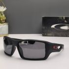 Oakley Eyepatch 2 Sunglasses Matte Black Frame Polarized Gray Lens