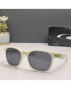 Oakley Garage Rock Sunglasses Matte Bone Frame Gray Polarized Lenses