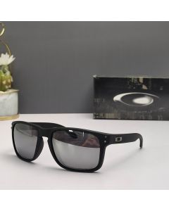 Oakley Holbrook Sunglasses Matte Black Frame Prizm Polarized Iridium Silver Lenses